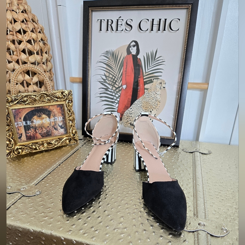 CUTE BLACK & WHITE STRIPED HEELS 🖤🤍